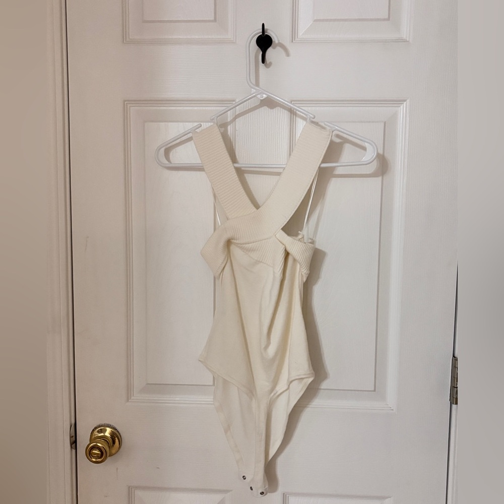 Le Lis Ivory Sweater Bodysuit NWT - Picture 7 of 7